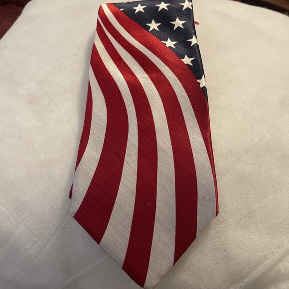 American Traditions "Made In The USA" American Flag Repp Neck Tie 100% Silk - Picture 1 of 11